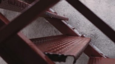 Endüstriyel Bina yağmurlu gün