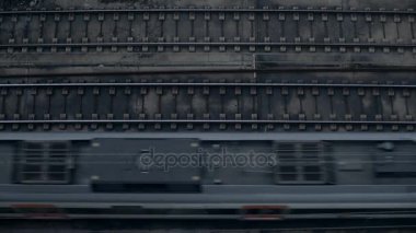 Tren geçerken üzerinde Üstten Görünüm