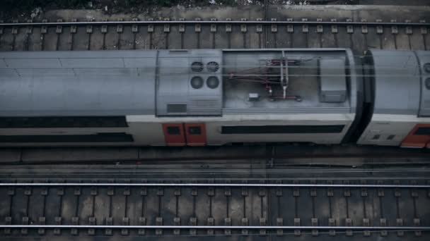 Το Top view αργή κίνηση στα τρένα — Αρχείο Βίντεο