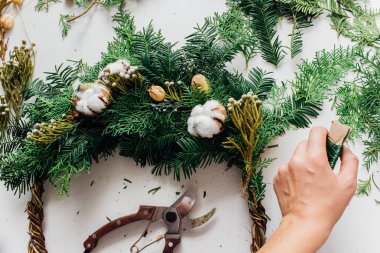 Pamuk ile Noel çelenk