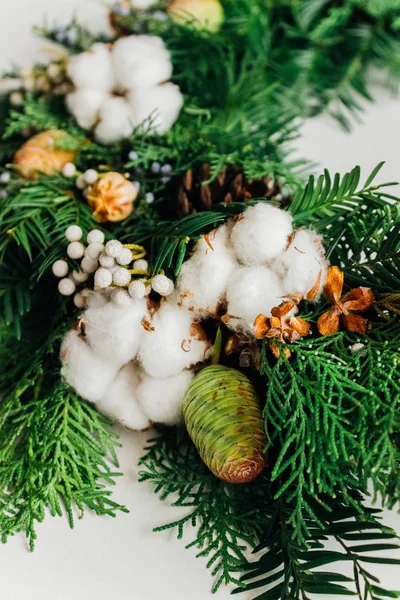 Pamuk ile Noel çelenk