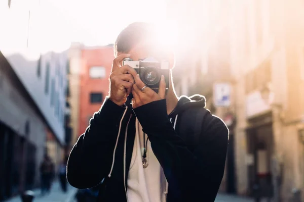 Teenager with makes photograph — Stock Photo, Image