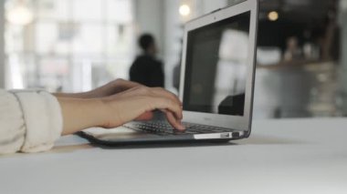 Ofiste çalışan ya da uzay coworking