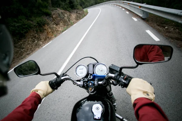 Motorradfahrerarm — Stockfoto
