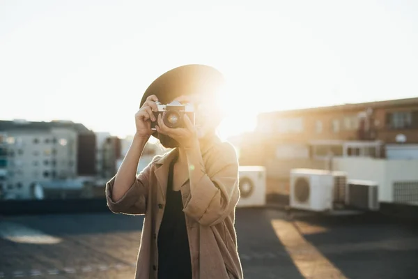 Hipster woman with camera — Stock Photo, Image