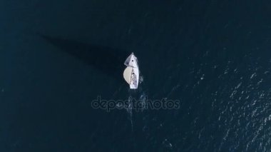 Açık deniz yarış yelkenli üzerinde eğitim