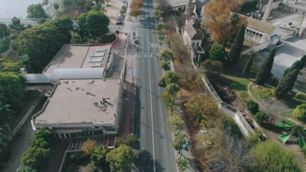 Letecký záběr nad městem — Stock video