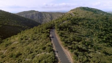 Doğa manzara küçük yol ile sahne hava atış