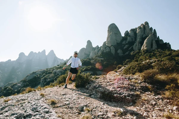 Fast Strong Fit Athletic Man Runs Mountain Path Trail Ultra — Stock Photo, Image