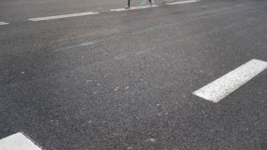Maraton başlangıç bitiş çizgisine konfeti rayları ile