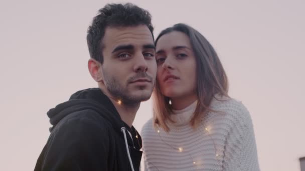 Portrait of young couple in sunset — Stock Video