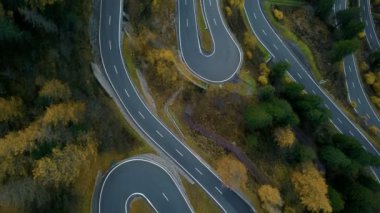 Maloja geçidi dağlarda yol değiştiriyor