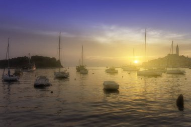 Harika romantik old town adlı Adriyatik Denizi. Tekneler ve yatlar