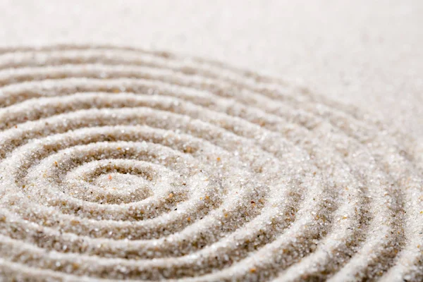Japon zen Bahçe meditasyona konsantrasyon ve gevşeme kum için uyum ve denge içinde saf sadelik - makro lens vurdu — Stok fotoğraf