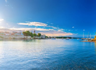 Harika romantik yaz akşam panorama kıyı şeridi A manzara