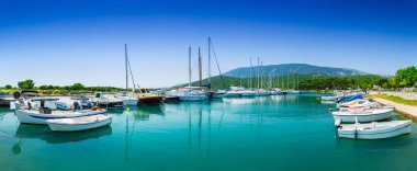 Harika romantik old town adlı Adriyatik Denizi. Tekneler ve yatlar