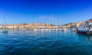 Harika romantik old town adlı Adriyatik Denizi. Tekneler ve yatlar
