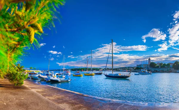 Wunderschöne romantische Sommerabend Landschaft Panorama Küste ein — Stockfoto