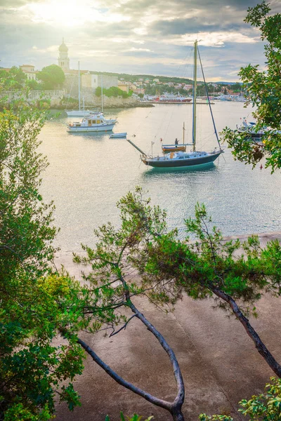 Wunderschöne romantische Sommerabend Landschaft Panorama Küste ein — Stockfoto
