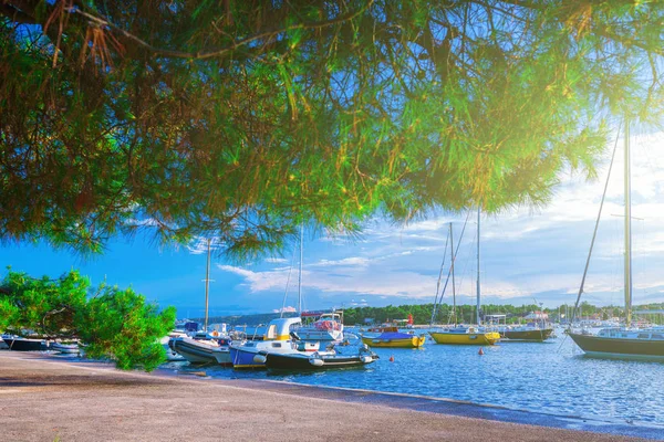 Wunderschöne romantische Sommerabend Landschaft Panorama Küste ein — Stockfoto