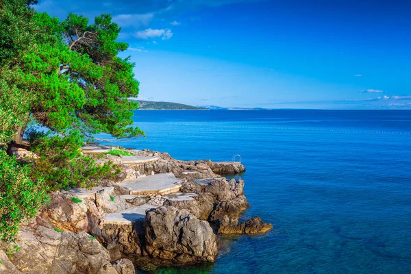 Wunderschöne romantische Sommernachmittagslandschaft Küste — Stockfoto