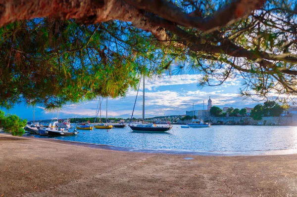 Wunderschöne romantische Sommerabend Landschaft Panorama Küste ein — Stockfoto