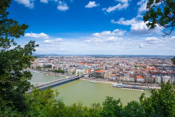 Widok panoramiczny pejzaż węgierskiej stolicy Budapesztu f — Zdjęcie stockowe