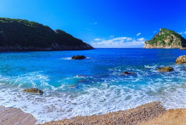 Güzel yaz panoramik deniz manzarası. Şeridinin görünüm 
