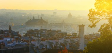 Arkadan aydınlatmalı sunbeam Paris panoramik cityscape downtown akşam