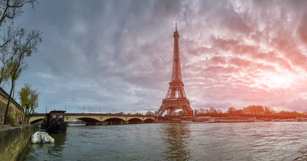 Bela vista panorâmica da Torre Eiffel e ponte Jena fro — Fotografia de Stock