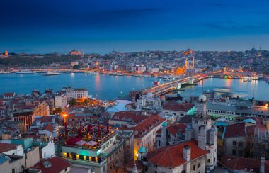 Uzun pozlama sıcak bir sakin arifesi, Istanbul 'un panoramik cityscape