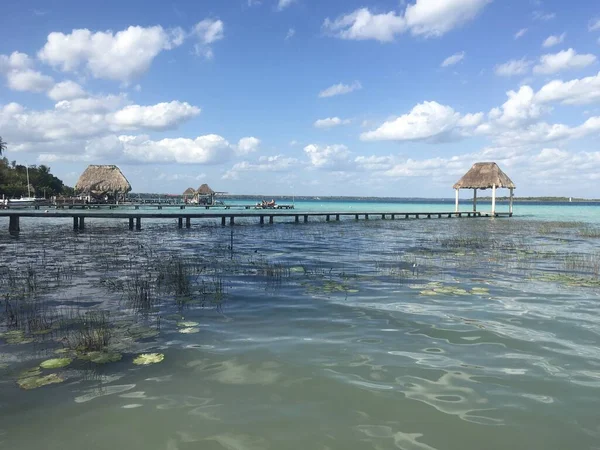 Schöner Meerblick Mit Klarem Türkisfarbenem Wasser Sonniger Tag Erstaunlicher Hintergrund — Stockfoto