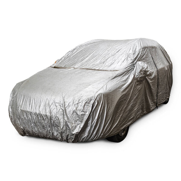 Припаркованный автомобиль с защитным серым дождевым покрытием на белом фоне
