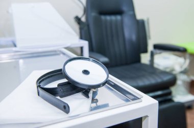 Otolaryngologist tıbbi malzeme kapatın. Tıbbi ve sağlık kavramı. Seçici odak. Kopya alanı