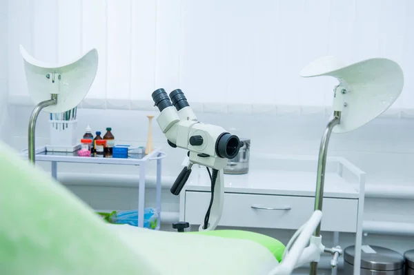 Close-up van colposcope in gynaecologische kamer. selectieve aandacht — Stockfoto