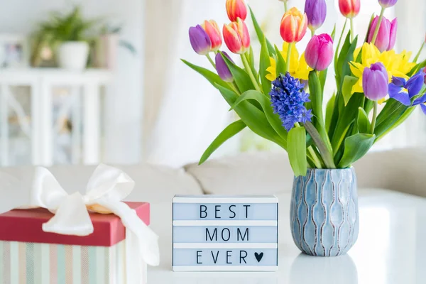 Happy Mothers Day Rosa Weißes Geschenk Mit Best Mom Ever — Stockfoto