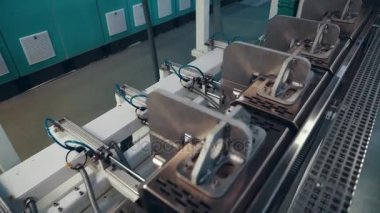 Fabrikada üretim hattı. Sosis için filmler üreticisi. Kurumsal teknik ekipman. 