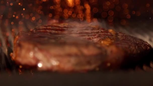 Koken spel in slow motion — Stockvideo