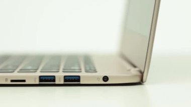 Laptop makro çekim açıldı