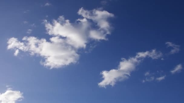 Upływ czasu chmury jasny słoneczny dzień — Wideo stockowe
