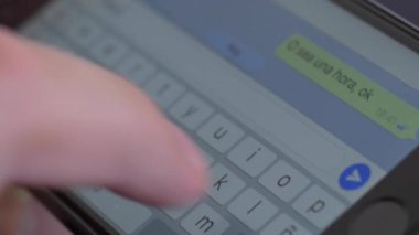 Tipik metin haber yatay olarak akıllı telefon