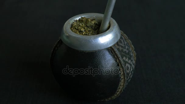Full shot of pouring hot water in mate — Stock Video