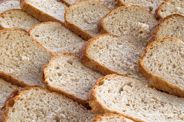 Viele trockene Brotscheiben — Stockfoto
