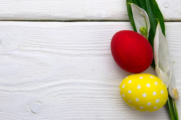 Huevos Pascua Flor Sobre Mesa Madera Blanca —  Fotos de Stock