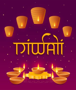 Bir sürü diya yağı lambası ve mor zemin üzerine ışık tutulmuş kağıt gökyüzü fenerleri yıldızlı ve diwali harfleri Hintçe yazılmış. Tatil festivali Diwali 