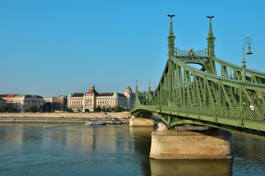 Budapeşte, Macaristan, 15 Eylül 2016 - Gellert Hamamları ve Özgürlük Köprüsü