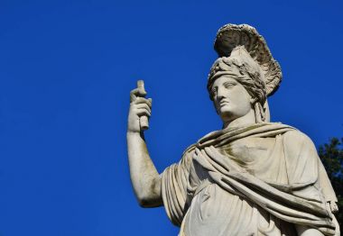 Minerva Dea Roma olarak
