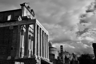 Roman Forum tapınak ve kiliseler