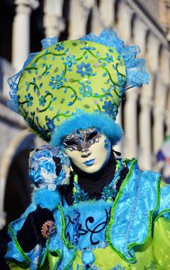 Venedik karnaval maskesi