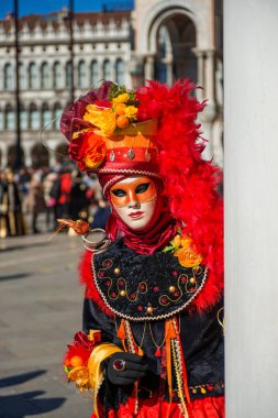 Venedik karnaval maskesi